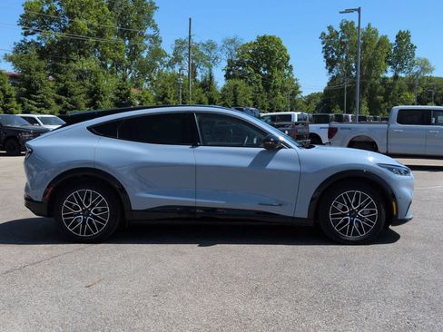 Used 2024 Ford Mustang Mach-E Premium AWD/4WD image 9