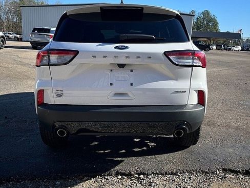 Used 2022 Ford Escape SE w/ SE Sport Appearance Package image 6