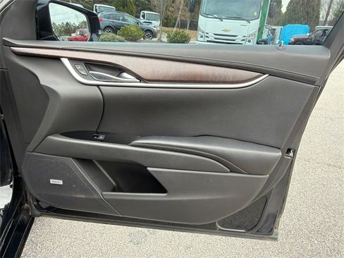 Used 2019 Cadillac XTS Luxury image 14