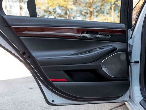 Used 2017 Genesis G90 5.0 Ultimate image 41