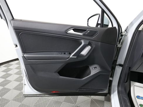 Used 2018 Volkswagen Tiguan SEL image 12