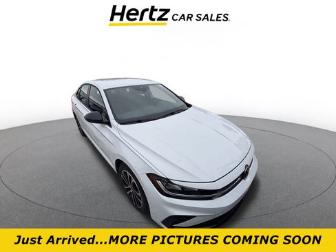 Used 2025 Volkswagen Jetta Sport image 1