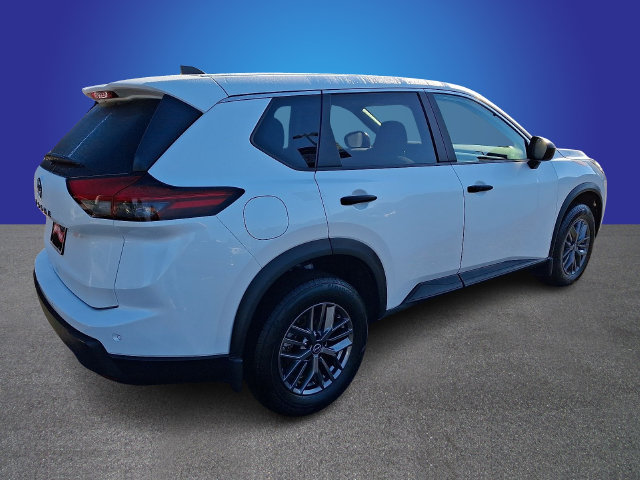 Used 2024 Nissan Rogue S FWD image 4