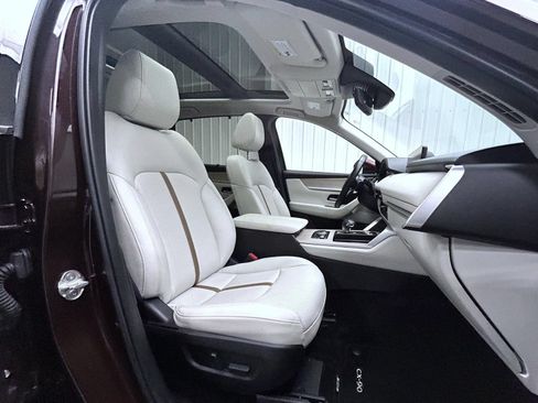 Certified 2024 MAZDA CX-90 Plug-In Hybrid w/ Premium Plus AWD/4WD image 15