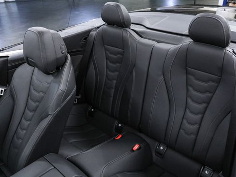 Used 2025 BMW 840i Convertible w/ Comfort Seating Package image 22