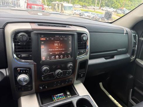 Used 2015 RAM 1500 Laramie AWD/4WD image 8