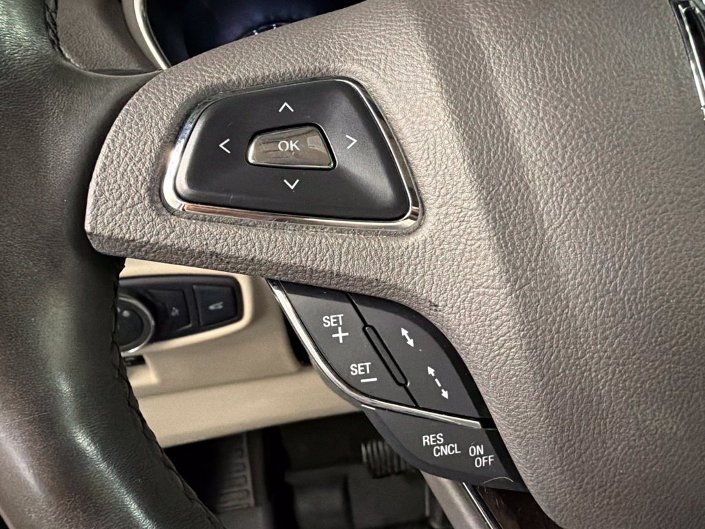 Used 2017 Lincoln MKX Reserve w/ Driver Assistance Package AWD/4WD image 17