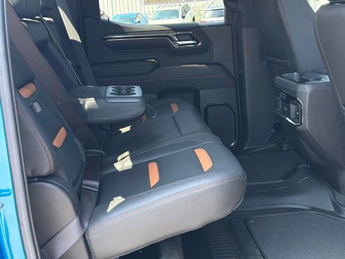 Used 2022 GMC Sierra 1500 AT4 w/ AT4 Premium Package AWD/4WD image 21