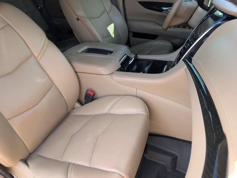Used 2020 Cadillac Escalade Platinum AWD/4WD image 22