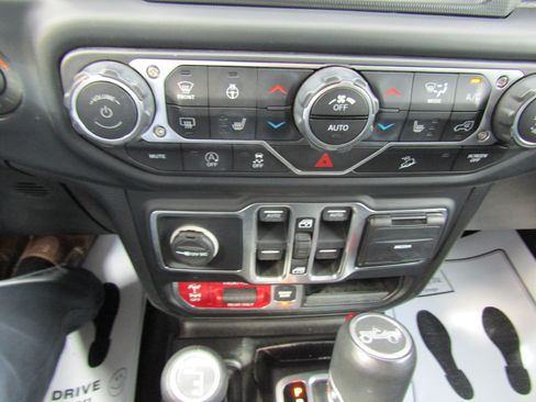 Used 2019 Jeep Wrangler Unlimited Rubicon AWD/4WD image 25