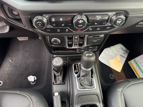 New 2026 Jeep Wrangler Unlimited Sahara AWD/4WD image 14