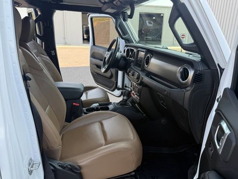 Used 2020 Jeep Gladiator Rubicon w/ Dual Top Group image 43