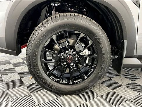 New 2026 Nissan Armada PRO-4X w/ Captain's Chari Seat Package AWD/4WD image 15