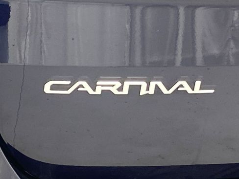Used 2024 Kia Carnival LX FWD image 30