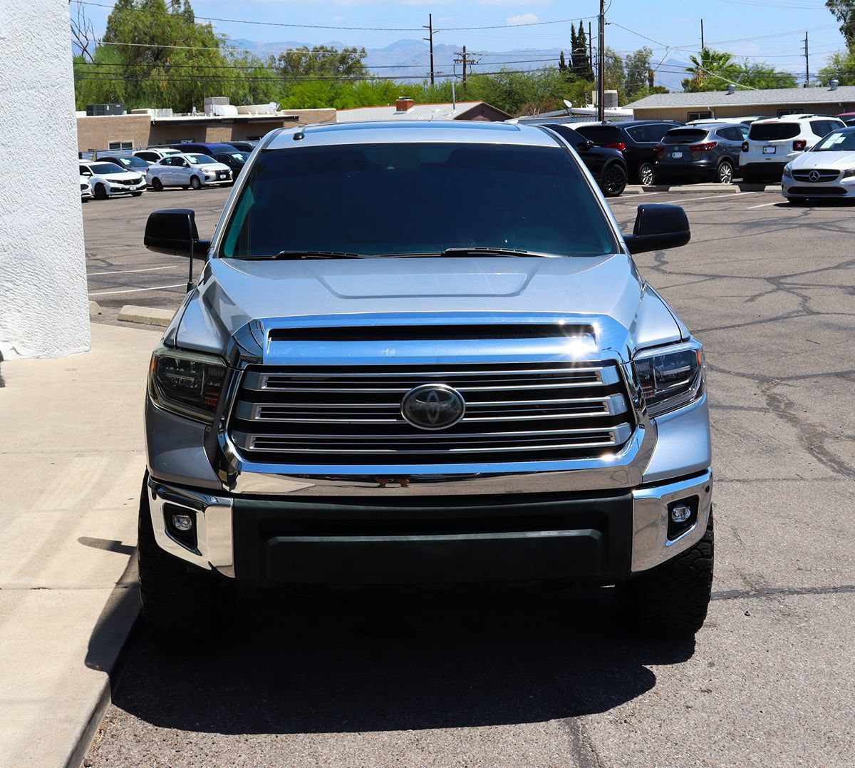 Used 2018 Toyota Tundra Limited w/ Limited Premium Package AWD/4WD image 15