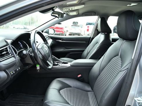 Used 2024 Toyota Camry SE image 20