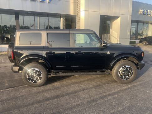 Used 2024 Ford Bronco Outer Banks AWD/4WD image 8