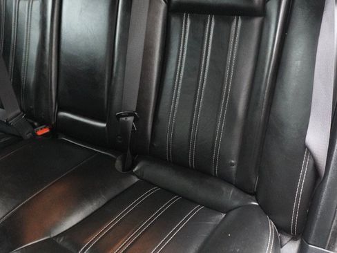 Used 2019 Chrysler 300 S RWD image 5