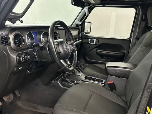 Used 2022 Jeep Gladiator Willys image 10