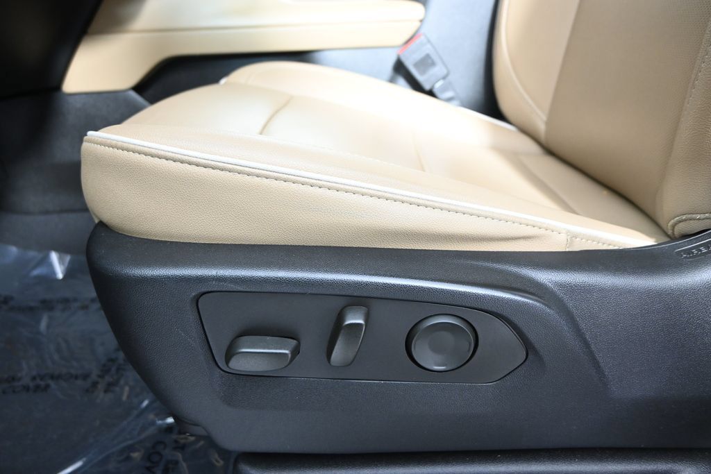 Used 2024 Chevrolet Tahoe Premier w/ Premium Package AWD/4WD image 22