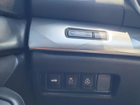 Used 2016 Nissan Maxima SR FWD image 17