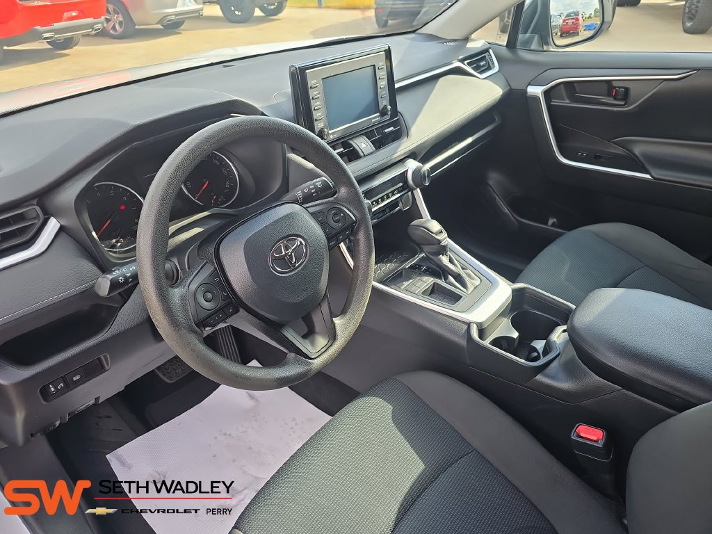 Used 2021 Toyota RAV4 LE FWD image 15