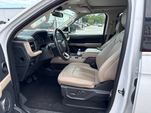 Used 2024 Ford Expedition Limited RWD image 10