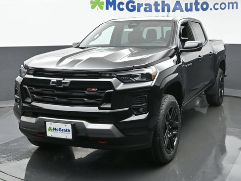 Used 2025 Chevrolet Colorado Z71 w/ Z71 Convenience Package 2 AWD/4WD image 23