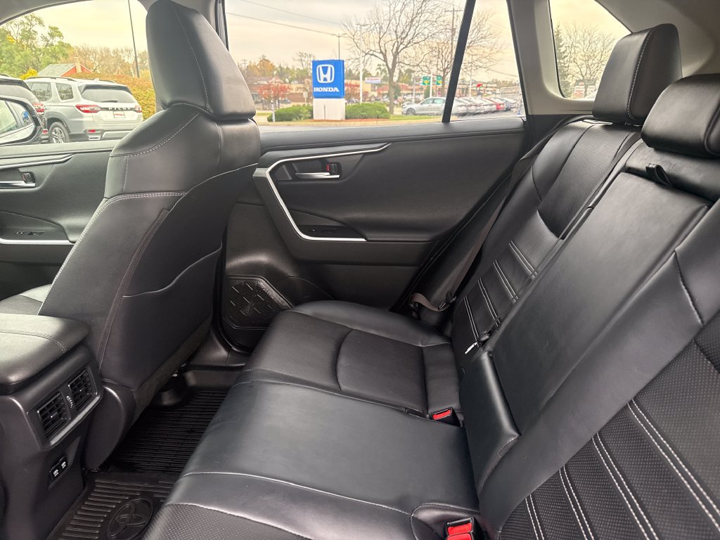 Used 2020 Toyota RAV4 Limited AWD/4WD image 22