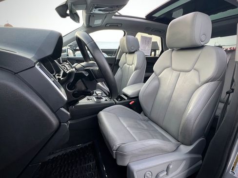 Used 2018 Audi Q5 2.0T Premium Plus w/ Premium Plus Package image 17