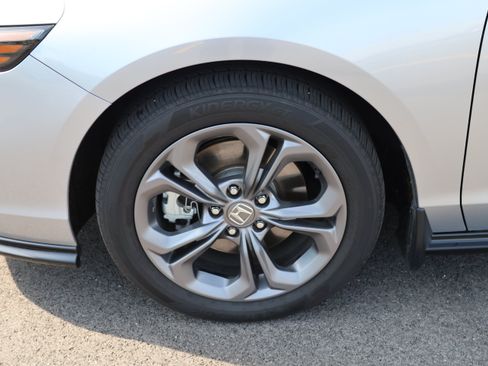 Used 2025 Honda Accord EX-L image 9