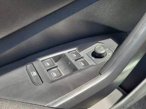 Used 2024 Volkswagen Jetta SE FWD image 19