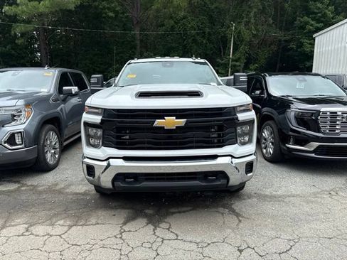 Used 2024 Chevrolet Silverado 3500 W/T w/ WT Convenience Package AWD/4WD image 15