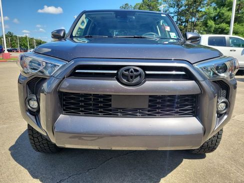 Used 2021 Toyota 4Runner SR5 Premium w/ Moonroof Package AWD/4WD image 4