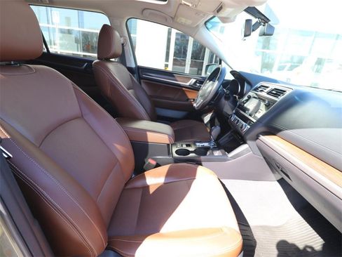 Used 2017 Subaru Outback 3.6R Touring w/ Popular Package #5A image 14