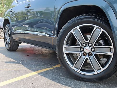 Used 2019 GMC Acadia Denali w/ Technology Package AWD/4WD image 5