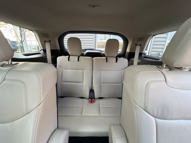 Used 2023 Ford Explorer Platinum w/ Technology Package AWD/4WD image 19