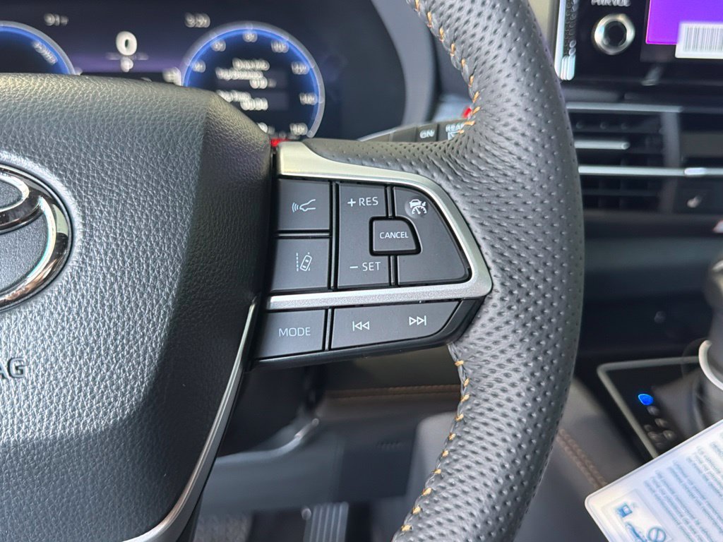 New 2026 Toyota Sienna XLE Woodland Edition AWD/4WD image 22