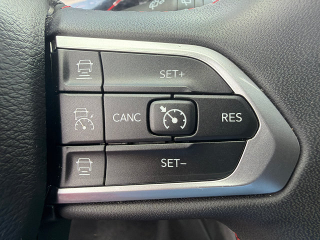 Used 2025 Jeep Compass Trailhawk AWD/4WD image 27