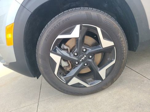 Used 2024 Kia Seltos EX image 12