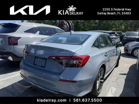 Used 2024 Honda Civic Touring image 2