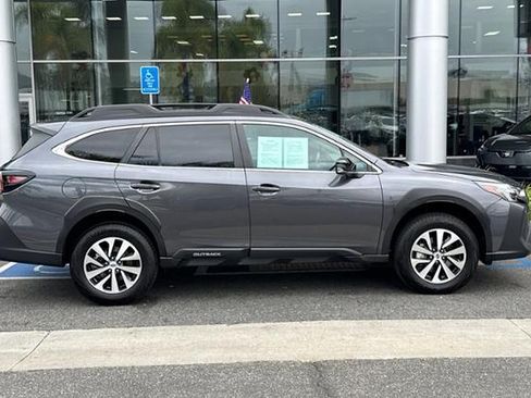 Certified 2025 Subaru Outback Premium AWD/4WD image 3