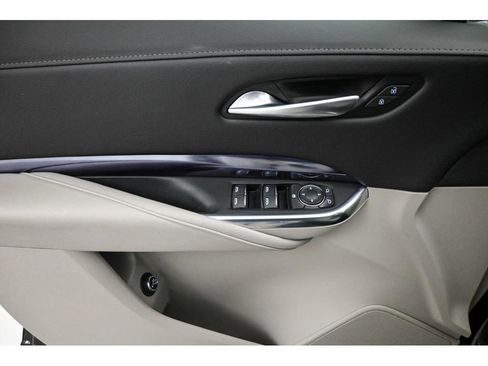 Certified 2023 Cadillac XT4 Luxury w/ Cold Weather Package image 14