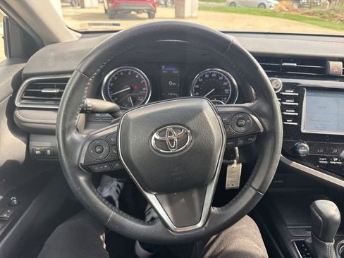 Used 2019 Toyota Camry SE image 14