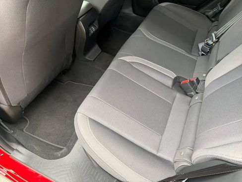 Used 2025 Subaru Crosstrek 2.5i Premium AWD/4WD image 39