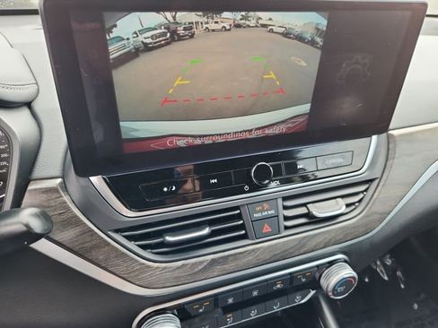 Used 2024 Nissan Altima 2.5 SV w/ SV Premium Package image 22