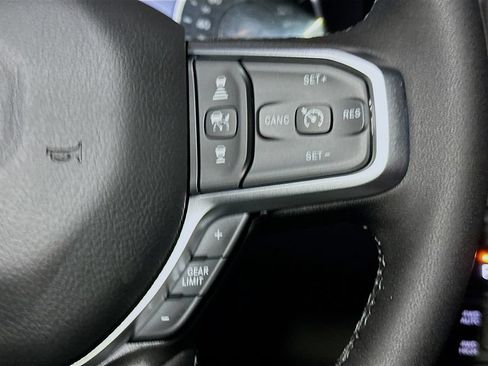 New 2026 RAM 1500 4x4 Crew Cab image 30