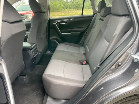 Used 2025 Toyota RAV4 XLE FWD image 28