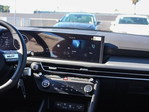 Used 2025 Hyundai Sonata SEL FWD image 18