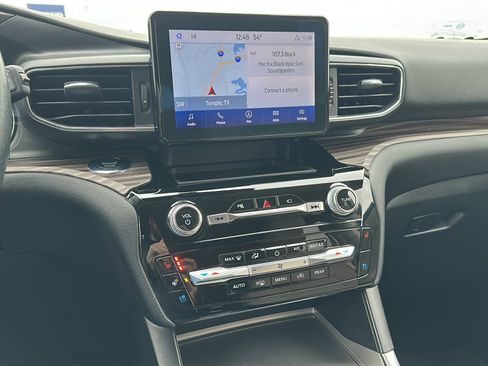 Used 2022 Ford Explorer Limited w/ Equipment Group 301A image 30